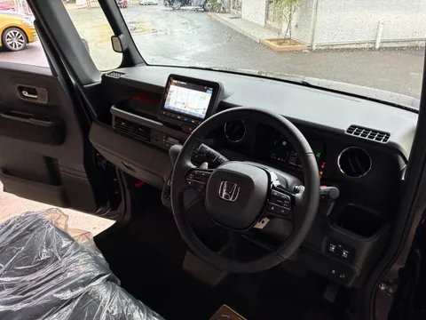 Honda N-BOX Custom