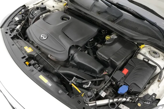 Infiniti Q30