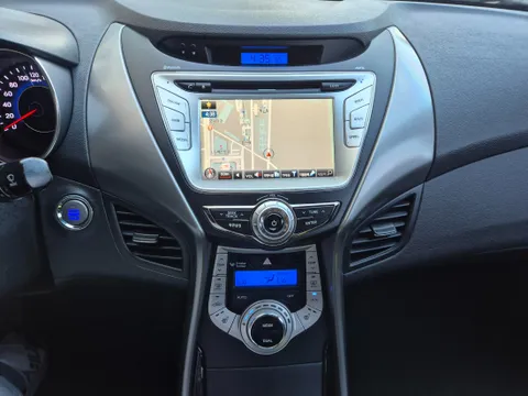Hyundai Elantra (Avante)