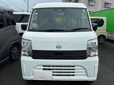 Nissan Clipper Van