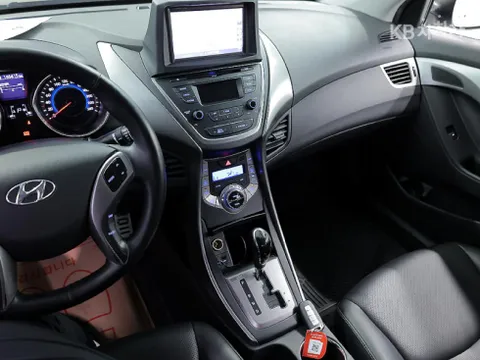 Hyundai Elantra (Avante)