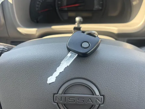 Nissan Clipper Van