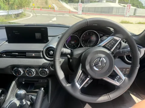 Mazda MX-5 (Roadster)