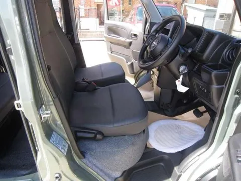 Nissan Clipper Van