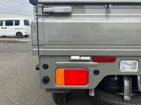 Nissan Clipper Truck