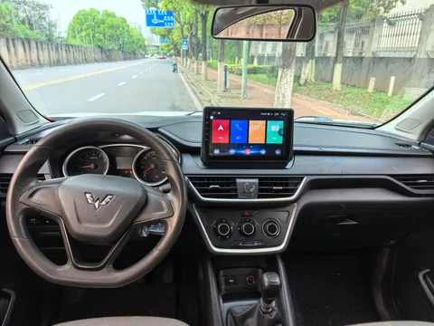 Wuling Hongguang S3