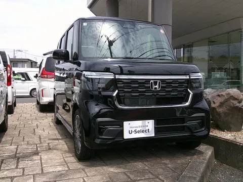 Honda N-BOX Custom