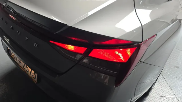 Hyundai Elantra (Avante)