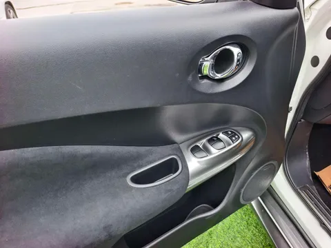 Infiniti ESQ