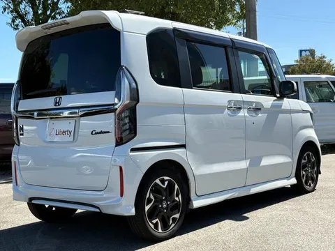 Honda N-BOX Custom