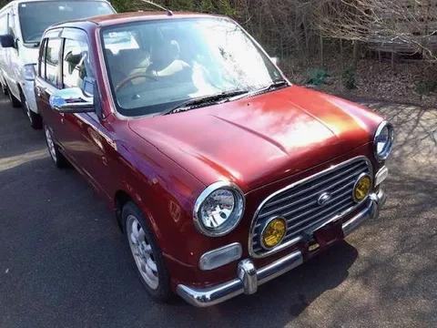 Daihatsu Mira Gino