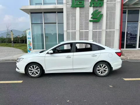 Roewe i5