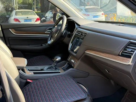 Roewe RX8