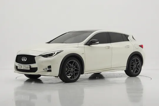 Infiniti Q30