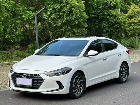 Hyundai Elantra (Avante)