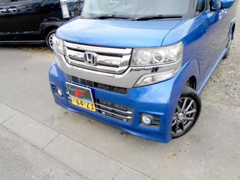 Honda N-BOX Custom