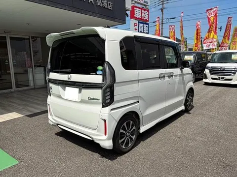 Honda N-BOX Custom