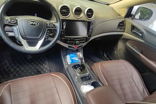 BYD S7