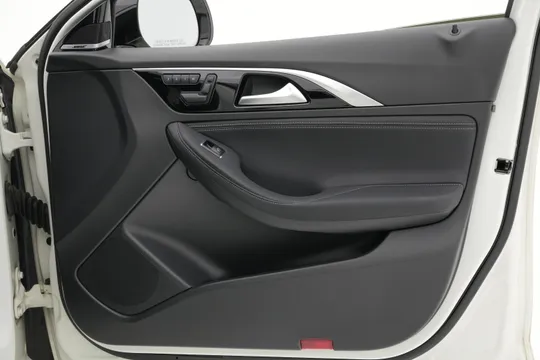 Infiniti Q30