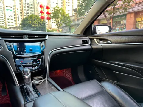 Cadillac XTS