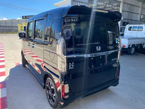 Honda N-BOX Custom