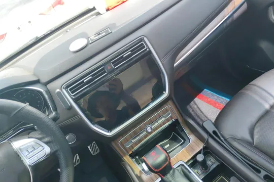 Roewe RX8
