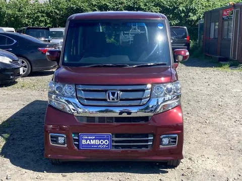 Honda N-BOX Custom