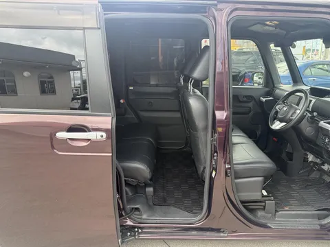 Toyota Pixis Mega