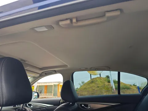 Infiniti Q50L