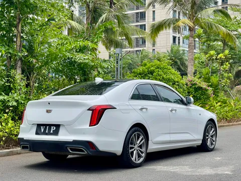 Cadillac CT4