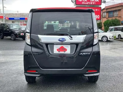 Subaru Justy Minivan