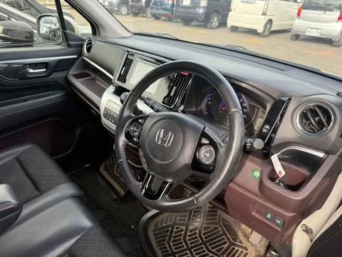 Honda N-WGN Custom