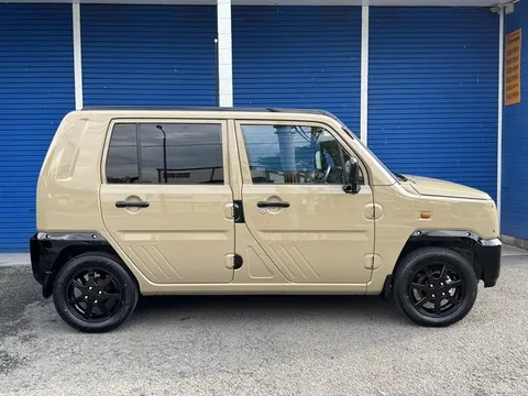 Daihatsu Naked