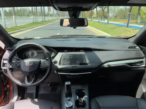Cadillac XT4
