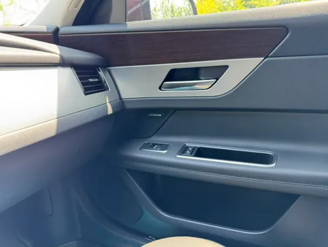 Jaguar XFL