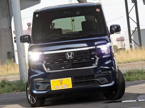 Honda N-BOX Custom