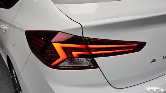 Hyundai Elantra (Avante)