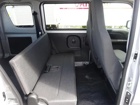Nissan Clipper Van