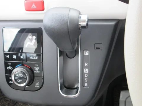 Daihatsu Mira Tocot