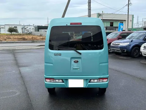 Toyota Pixis Van