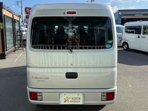 Mitsubishi Minicab Van