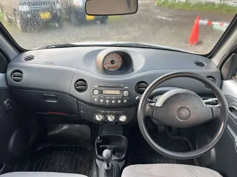 Daihatsu Esse