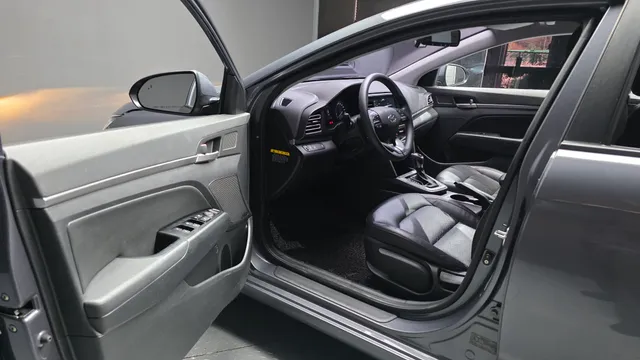 Hyundai Elantra (Avante)