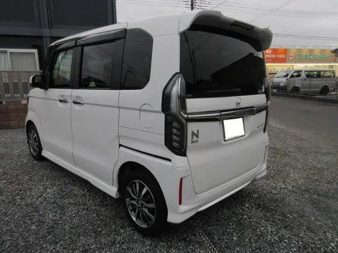 Honda N-BOX Custom