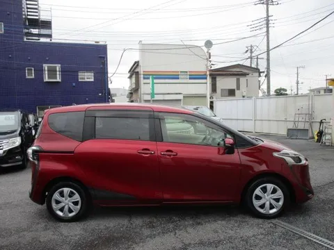 Toyota Sienta