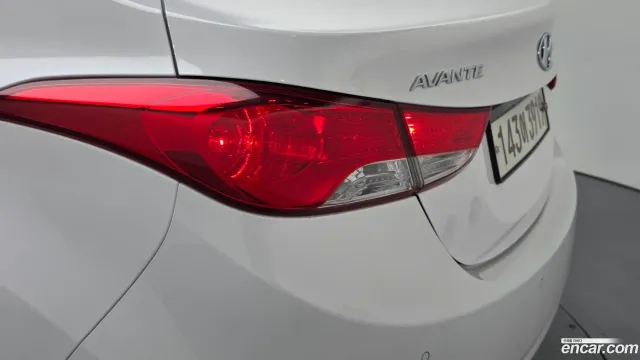 Hyundai Elantra (Avante)