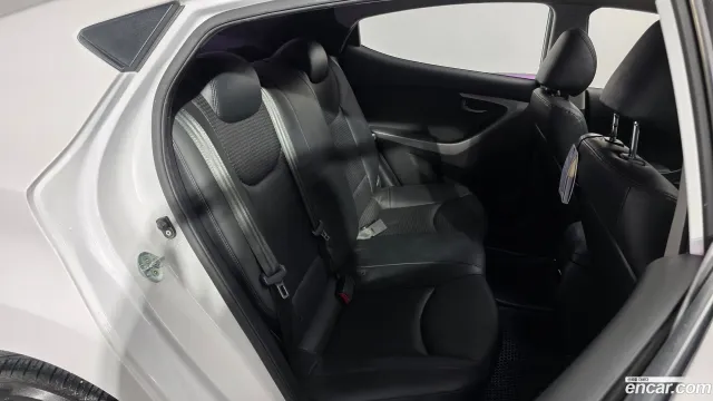 Hyundai Elantra (Avante)