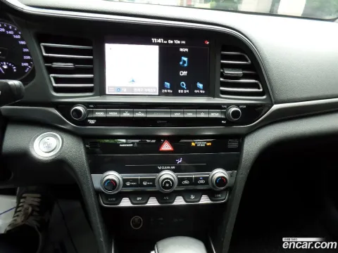 Hyundai Elantra (Avante)