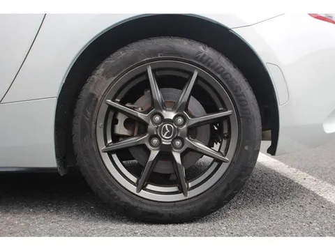 Mazda MX-5 (Roadster)