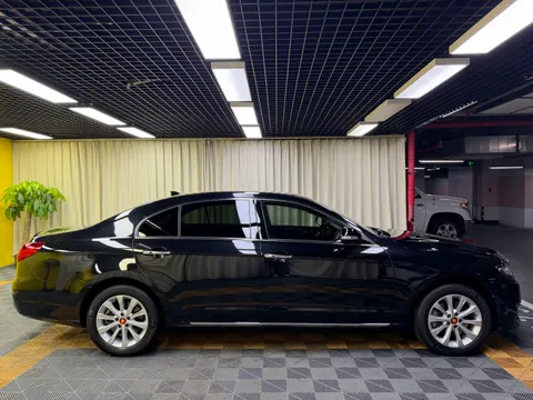 Hongqi H7